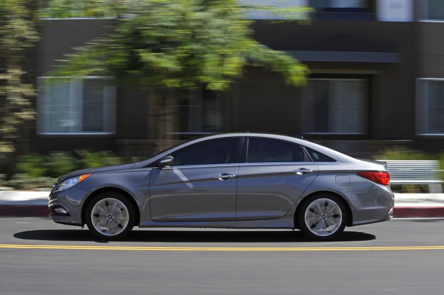  Hyundai Sonata 2014 года  (фото 10 из 19)
